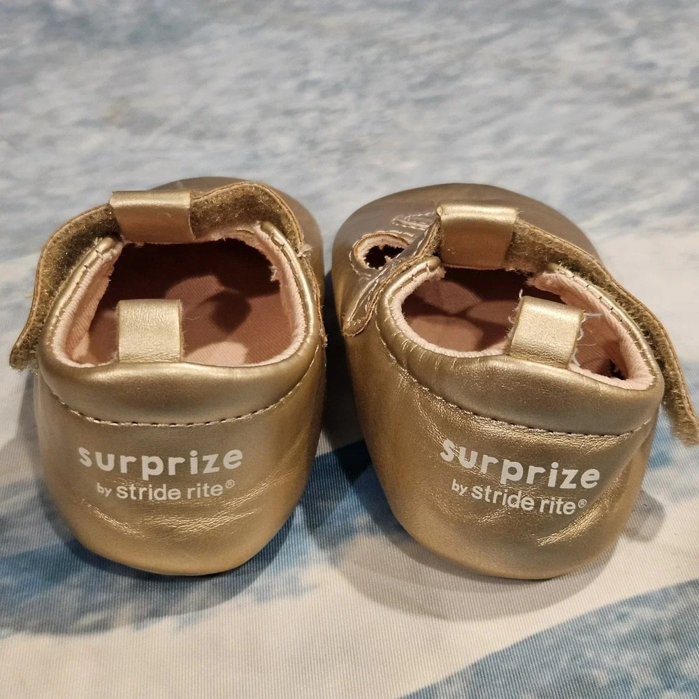 Surprize by Stride Rite Gold Baby‎ Mary Jane Shoes Hearts 6-12 Months